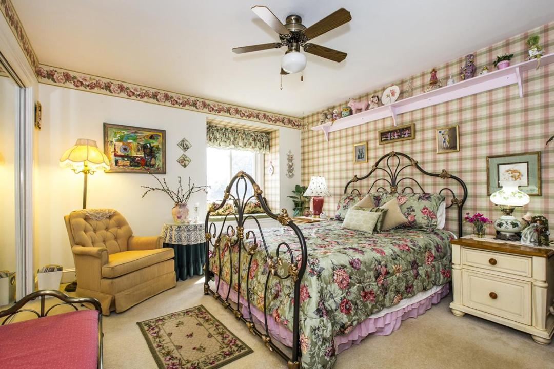 Matthews Manor Bed & Breakfast Екстер'єр фото